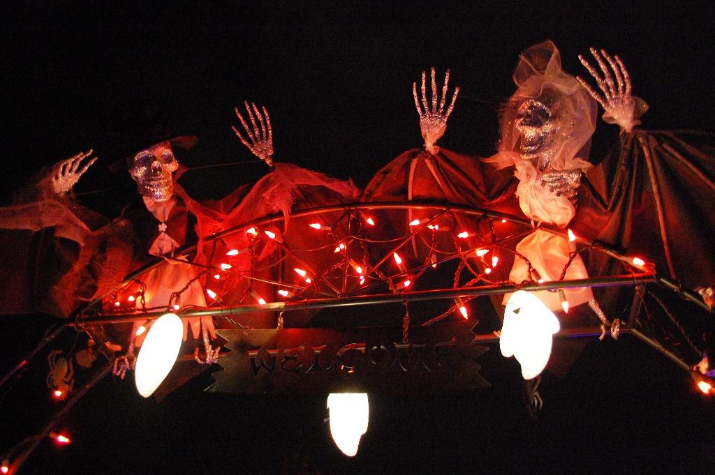 My West Sacramento Photo of the Day Awesome Halloween House on Fallbrook